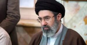 Lãnh tụ Iran Mojtaba Khamenei: Cách thức điều hành đất nước từ bóng tối qua hội đồng