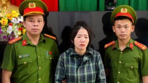 Nữ đối tượng truy nã đặc biệt nguy hiểm Đoàn Thị Thơ bị bắt sau hơn một năm lẩn trốn, chấm dứt quá trình truy tìm của cơ quan công an.