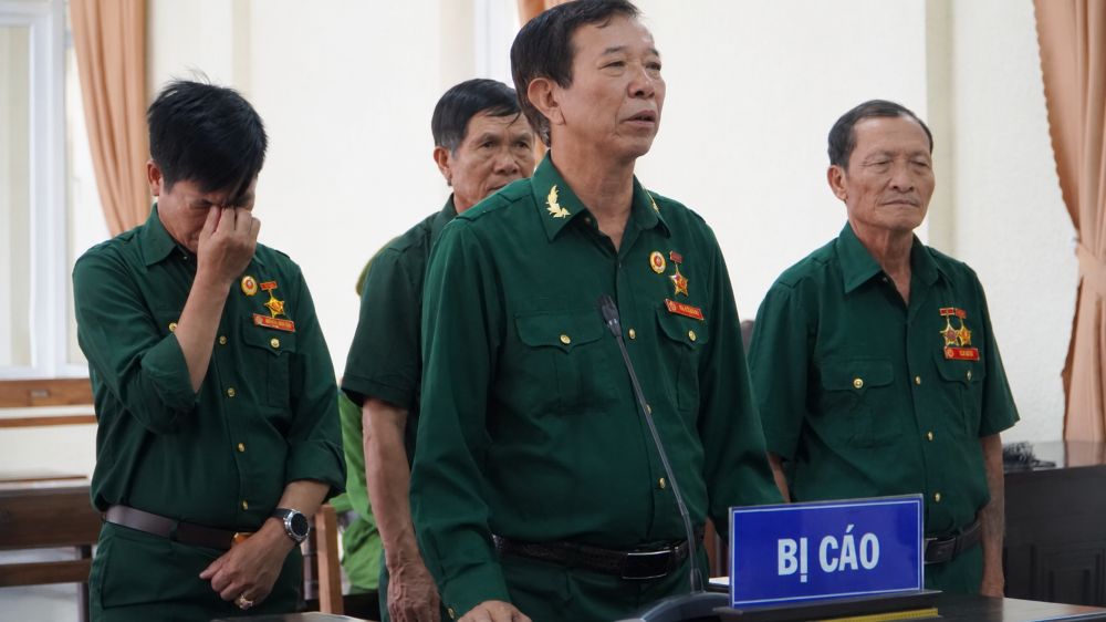 6 cựu chiến binh tiếp tục kêu oan trong phiên xét xử phúc thẩm lần thứ ba của vụ án kéo dài suốt 11 năm, thu hút sự quan tâm dư luận.