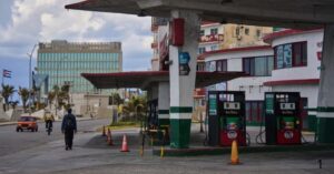 Mỹ trừng phạt công ty dầu khí Cuba