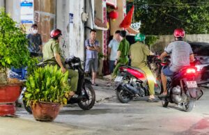 Nam công nhân tử vong bất thường tại xưởng in ở TPHCM, lực lượng chức năng đang điều tra nguyên nhân vụ việc. Xem chi tiết diễn biến.