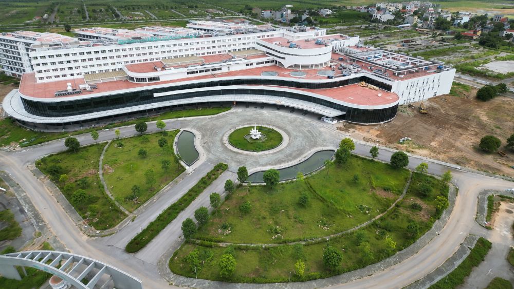 Bệnh viện Bạch Mai cơ sở 2 hoạt động từ ngày 26/6. Người dân có thể khám chữa bệnh như thế nào? Xem thông tin mới nhất.