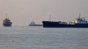 UAE đẩy mạnh kế hoạch giảm phụ thuộc eo biển Hormuz bằng mở rộng cảng và đầu tư hạ tầng vận tải quy mô lớn