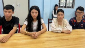 Công an TPHCM làm việc với 4 thanh thiếu niên liên quan vụ chặn ô tô, đập vỡ kính xe tải sau mâu thuẫn giao thông.