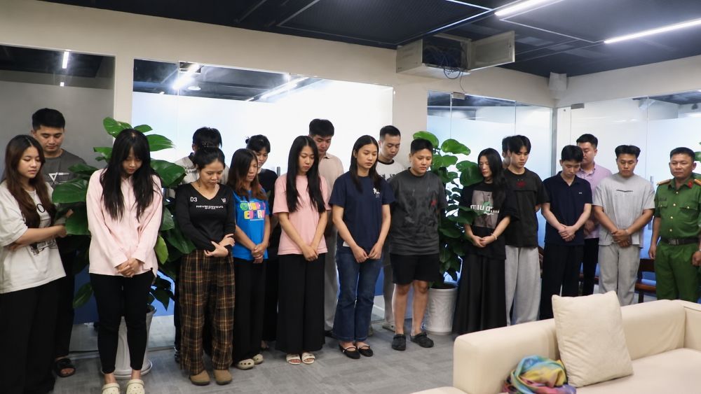 Nữ giáo viên nghỉ hưu tại TPHCM kể lại hành trình sập bẫy lừa đảo mua bán, chuyển nhượng "kỳ nghỉ dưỡng" đầy tinh vi của nhóm đối tượng vừa bị triệt phá.