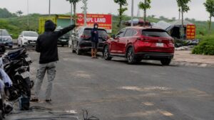 Khu đất từng gây sốt với phiên đấu giá xuyên đêm ở Hà Nội nay vắng vẻ, giao dịch trầm lắng sau thời gian thị trường hạ nhiệt.