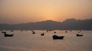 Chiến dịch sơ tán 11.000 thủy thủ mắc kẹt tại eo biển Hormuz được triển khai giữa bối cảnh căng thẳng khu vực gia tăng.