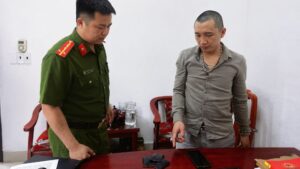 Thanh Hóa bắt giữ 2 đối tượng tàng trữ gần 5.000 viên ma túy, thu giữ nhiều tang vật liên quan, vụ việc đang được điều tra.