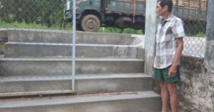 Đà Nẵng: Nhiều hộ dân gặp khó khi nền nhà thấp hơn mặt Quốc lộ 14E gần 1,5m