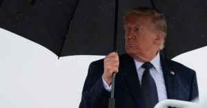 Quỹ 1,8 tỉ USD: Chính quyền ông Trump tạm lùi bước trước áp lực