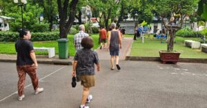 Sống khỏe người cao tuổi: Thời khóa biểu vàng giúp tăng tuổi thọ và trí lực