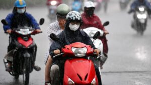 Miền Bắc sắp chuyển từ nắng nóng gay gắt sang mưa giông diện rộng, nguy cơ mưa lớn và thời tiết cực đoan trong tuần tới.