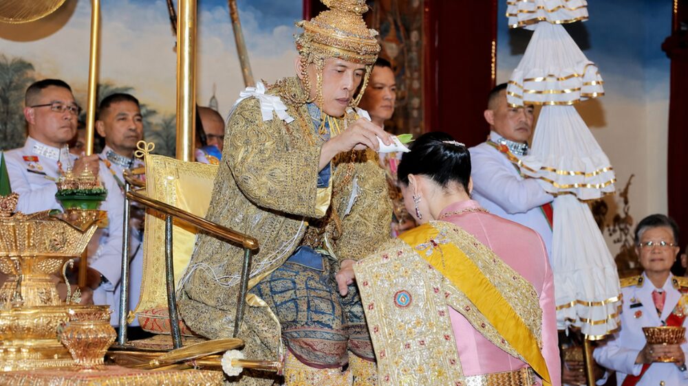 Vị vua giàu nhất thế giới sở hữu khối tài sản khổng lồ từ dầu mỏ và đầu tư. Khám phá nguồn gốc đế chế tài sản đặc biệt này.