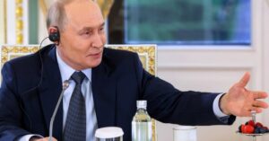 Putin bác đề xuất đàm phán của Zelenskyy, cho rằng cuộc gặp trực tiếp là "vô ích"