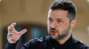 Tổng thống Ukraine Volodymyr Zelensky tuyên bố phá hủy hơn 60.000 tấn đạn dược tại kho vũ khí của Nga gần St. Petersburg trong các cuộc tấn công gần đây. Xem chi tiết.