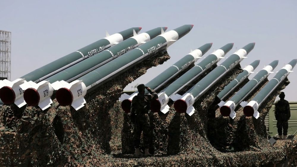 Lực lượng Houthi tuyên bố áp đặt lệnh phong tỏa hàng hải đối với Ả Rập Xê Út để trả đũa, khiến căng thẳng Trung Đông gia tăng mạnh mẽ. Xem ngay!