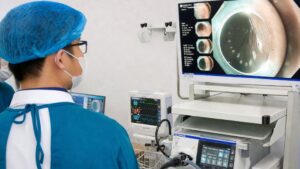 BV Bạch Mai cơ sở Ninh Bình lần đầu cắt bỏ tổn thương tiền ung thư dạ dày không cần mổ, mở ra cơ hội điều trị ít xâm lấn cho người bệnh.