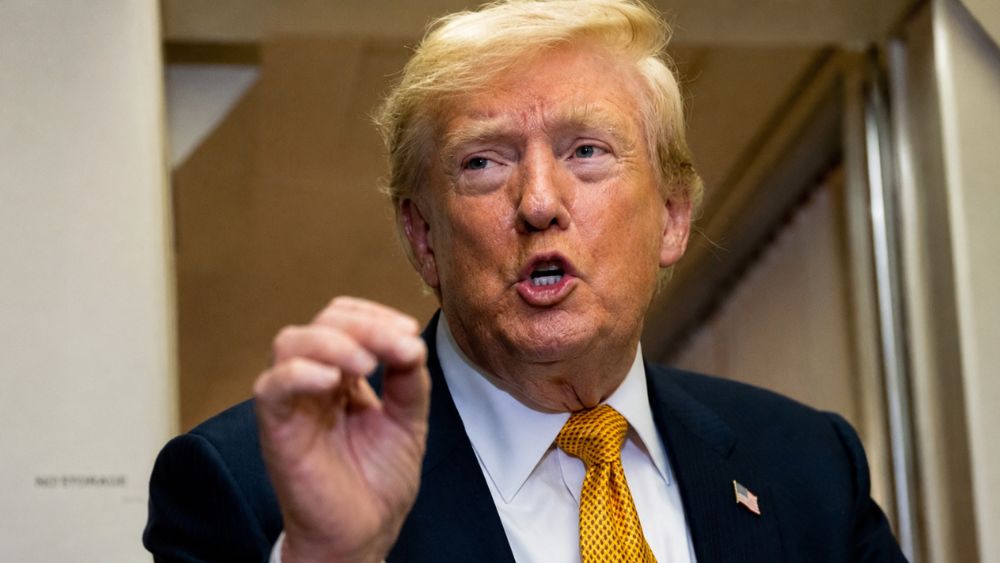 Ông Trump nói Iran yêu cầu tiếp tục đàm phán, hé lộ diễn biến mới trong quan hệ Mỹ - Iran và các nỗ lực ngoại giao.