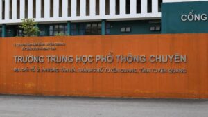 Hơn 320 học sinh chuyên Tuyên Quang được đăng ký xét tuyển đại học theo quy định, mở thêm cơ hội vào các trường đại học.