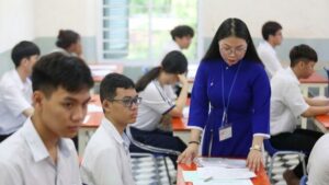 Chuyên gia phân tích lý do nên tách kỳ thi tốt nghiệp THPT và tuyển sinh đại học để đảm bảo tính phân hóa và công bằng.