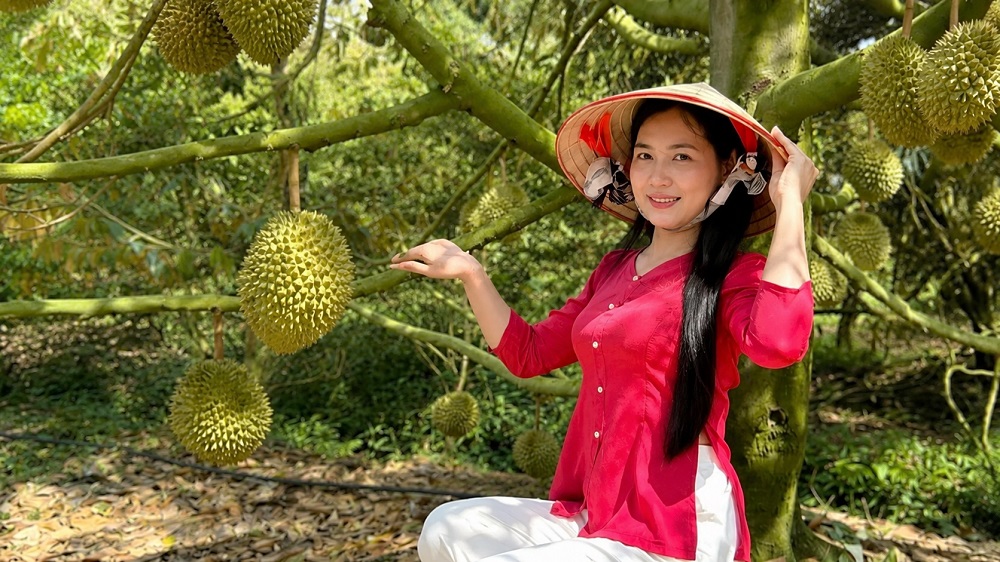 Vườn sầu riêng An Giang mở cửa đón khách tham quan, kết hợp trải nghiệm và bán trái với giá cao hơn thị trường. Khám phá mô hình độc đáo.