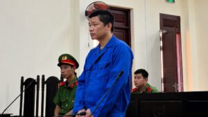 Cha hành hạ con 7 tuổi: Nguyễn Văn Hoàng lĩnh 3 năm tù. Diễn biến phiên tòa và vụ án gây phẫn nộ được cập nhật chi tiết.