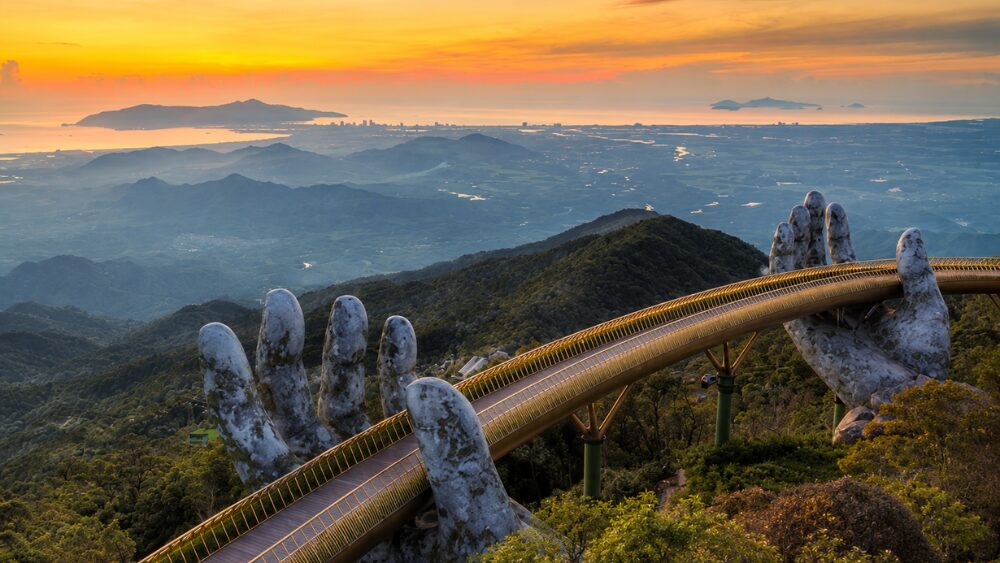 Đà Nẵng tiếp tục được vinh danh là điểm đến hiếu khách nhất Việt Nam năm 2026, khẳng định sức hút du lịch với du khách trong và ngoài nước.