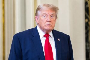 Ông Trump bảo vệ hoạt động đầu tư của các con, bác cáo buộc nắm tin nội bộ giữa tranh cãi về xung đột lợi ích và tiền điện tử.