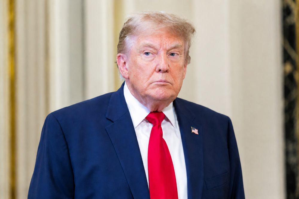 Ông Trump bảo vệ hoạt động đầu tư của các con, bác cáo buộc nắm tin nội bộ giữa tranh cãi về xung đột lợi ích và tiền điện tử.