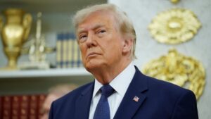Ông Trump cảnh báo khả năng tấn công toàn bộ nhà máy điện Iran, làm gia tăng căng thẳng giữa Mỹ và Tehran.
