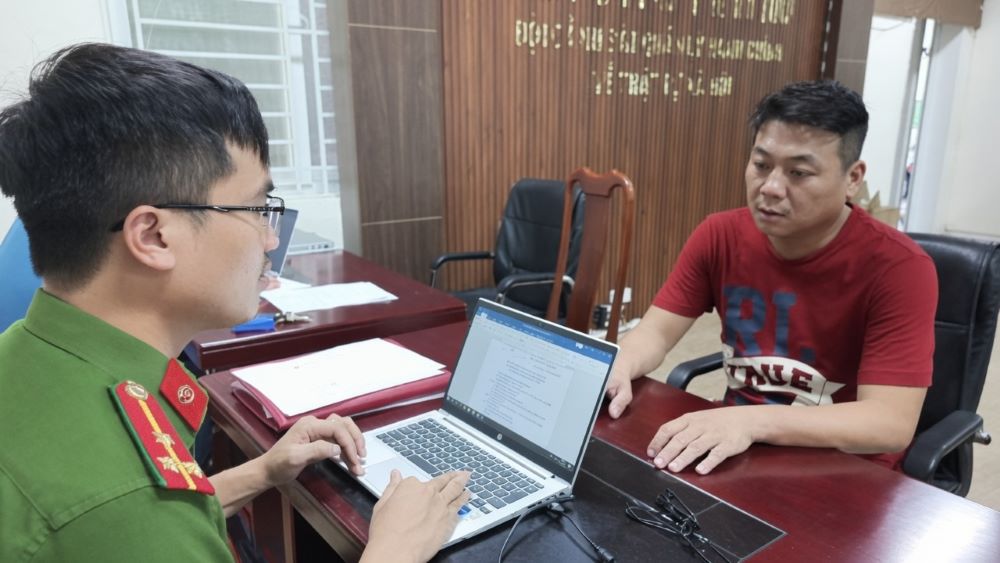 Công an bắt giữ Châu Chí Phước và 8 đối tượng liên quan đường dây giao dịch hơn 200 tỷ đồng, hé lộ nhiều tình tiết đáng chú ý.
