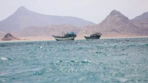 Hai điểm nghẽn năng lượng Hormuz và Bab el-Mandeb có thể làm gián đoạn nguồn cung dầu toàn cầu. Tìm hiểu tác động đến thị trường năng lượng.