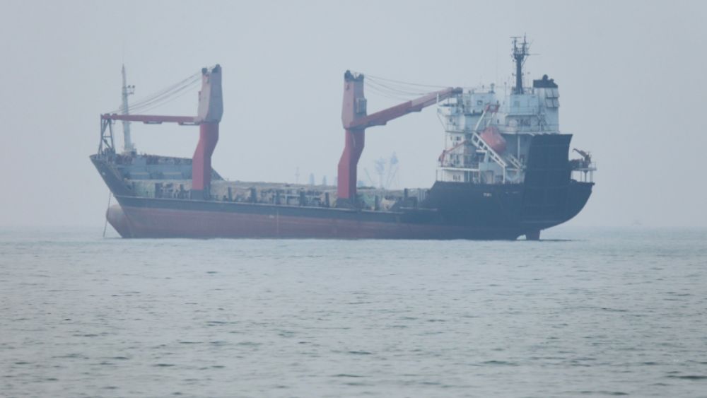 Kinh tế Iran tiếp tục lao đao khi hoạt động hàng hải tại eo biển Hormuz và xuất khẩu dầu đối mặt nhiều thách thức sau xung đột.