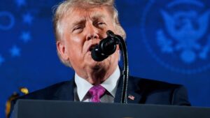 Tổng thống Trump cho biết Mỹ tạm dừng đàm phán một tuần để Iran tổ chức quốc tang, đồng thời nhấn mạnh Tehran muốn đạt thỏa thuận.