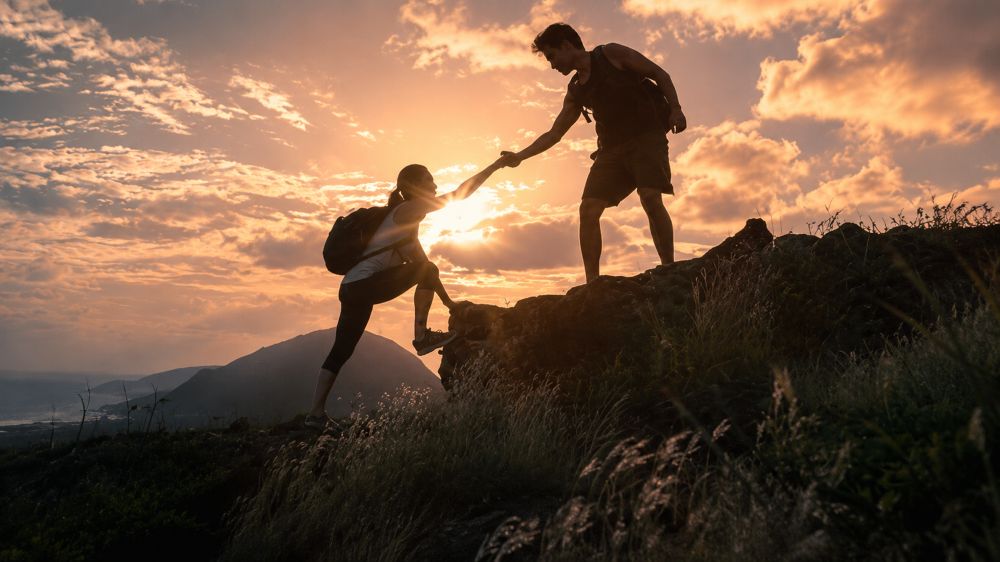Sự tu luyện bản thân ở cấp độ cao nhất là thắp sáng người khác và chính mình bằng lòng tốt, sự sẻ chia và yêu thương chân thành.