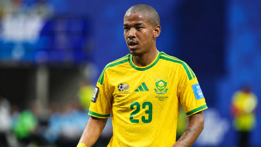 Cầu thủ Nam Phi Jayden Adams qua đời ở tuổi 25 chỉ ít ngày sau khi dự World Cup 2026, gây chấn động bóng đá thế giới.