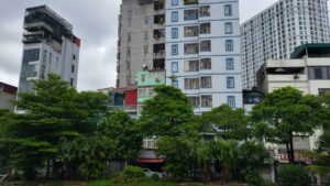 Từ nay, nhà ở cao từ 12 m phải tuân thủ quy định mới về thiết kế phòng cháy chữa cháy. Tìm hiểu những điểm người dân cần lưu ý.