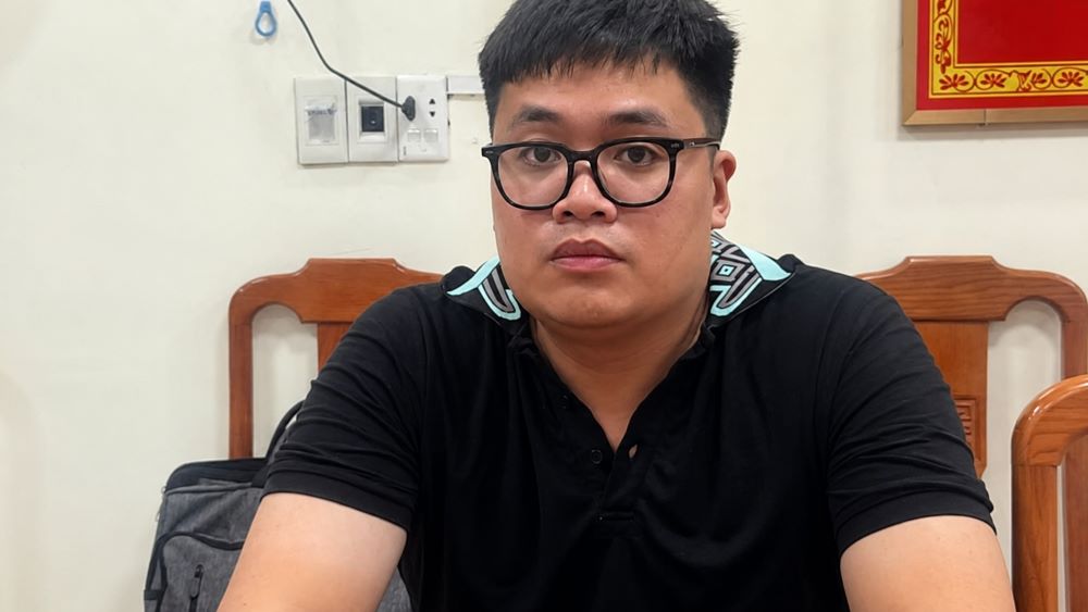 Bắt đối tượng truy nã bị Công an TP Hồ Chí Minh truy nã khi lẩn trốn tại Hà Nội. Xem diễn biến vụ việc và quá trình phối hợp bắt giữ.