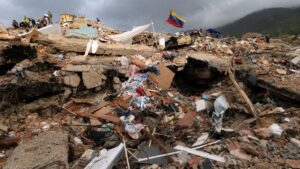 Thảm họa động đất Venezuela khiến khoảng 5.000 người thiệt mạng, chi phí tái thiết ước tính 50 tỷ USD, gây áp lực lớn cho quá trình phục hồi.