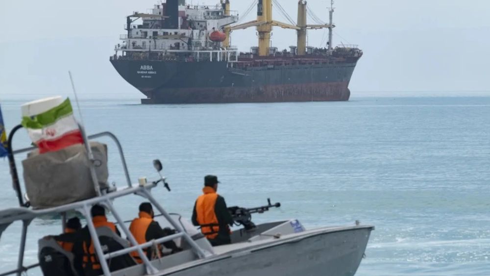 Iran công bố học thuyết quân sự mới, cảnh báo khả năng đáp trả áp đảo Mỹ và tái khẳng định lập trường về eo biển Hormuz.