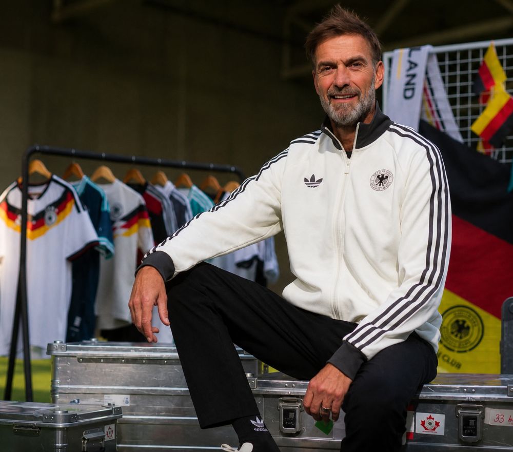 Jurgen Klopp chính thức trở thành HLV trưởng tuyển Đức. Xem những thông tin đáng chú ý về quyết định mới của Liên đoàn Bóng đá Đức.