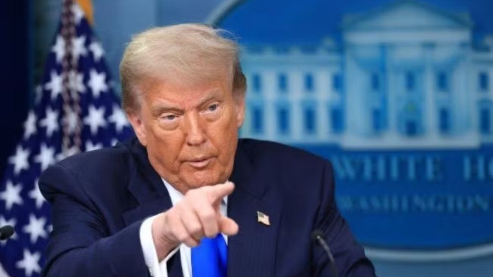 Tổng thống Trump tuyên bố Mỹ giáng đòn rất mạnh vào Iran trong đợt tấn công mới nhất, làm gia tăng căng thẳng khu vực
