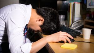 Người trẻ ngày càng gặp tình trạng não đặc, hay quên. Chuyên gia lý giải nguyên nhân và cách cải thiện sức khỏe não bộ.