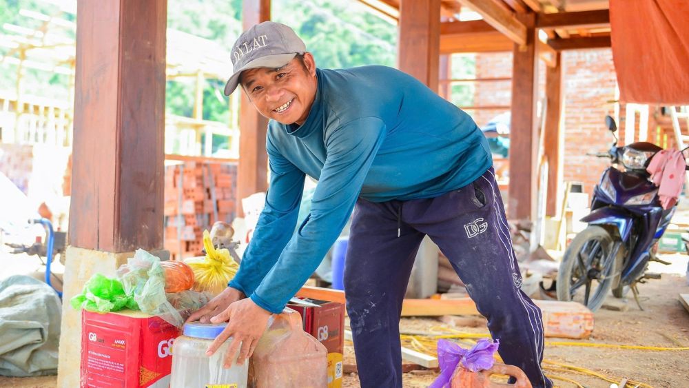 Người dân Mường Mìn dần ổn định cuộc sống tại khu tái định cư mới, an tâm xây dựng mái ấm sau nhiều năm sống trong vùng nguy cơ sạt lở.