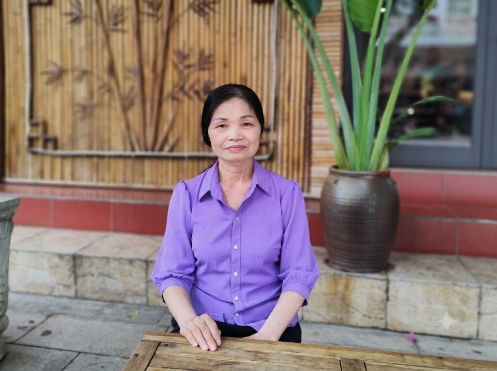 Chân dung Nguyễn Thị Minh trong không gian sinh hoạt tại Vĩnh Yên, khép lại câu chuyện về hành trình buông bỏ oán hận và hướng tới cuộc sống bình yên.
