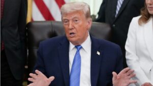 EU, Trung Quốc phản đối chính quyền Trump áp mức thuế mới, làm dấy lên lo ngại về căng thẳng thương mại và tác động kinh tế toàn cầu.