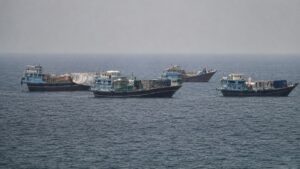 Đàm phán Mỹ - Iran có tiến triển, trong khi eo biển Hormuz tiếp tục là tâm điểm chú ý của thị trường năng lượng và vận tải biển.