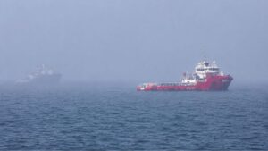 Cuộc đấu tại eo biển Hormuz có thể đẩy chiến sự Iran sang giai đoạn nguy hiểm hơn, làm gia tăng rủi ro an ninh hàng hải và khu vực.