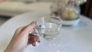 5 sai lầm khiến acid uric khó giảm, từ uống ít nước đến ăn uống thiếu khoa học, làm tăng nguy cơ gout và ảnh hưởng sức khỏe.
