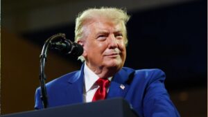 Ông Trump cho biết đang cân nhắc đợt tập kích lớn chưa từng thấy nhằm vào Iran, làm gia tăng căng thẳng giữa hai nước.